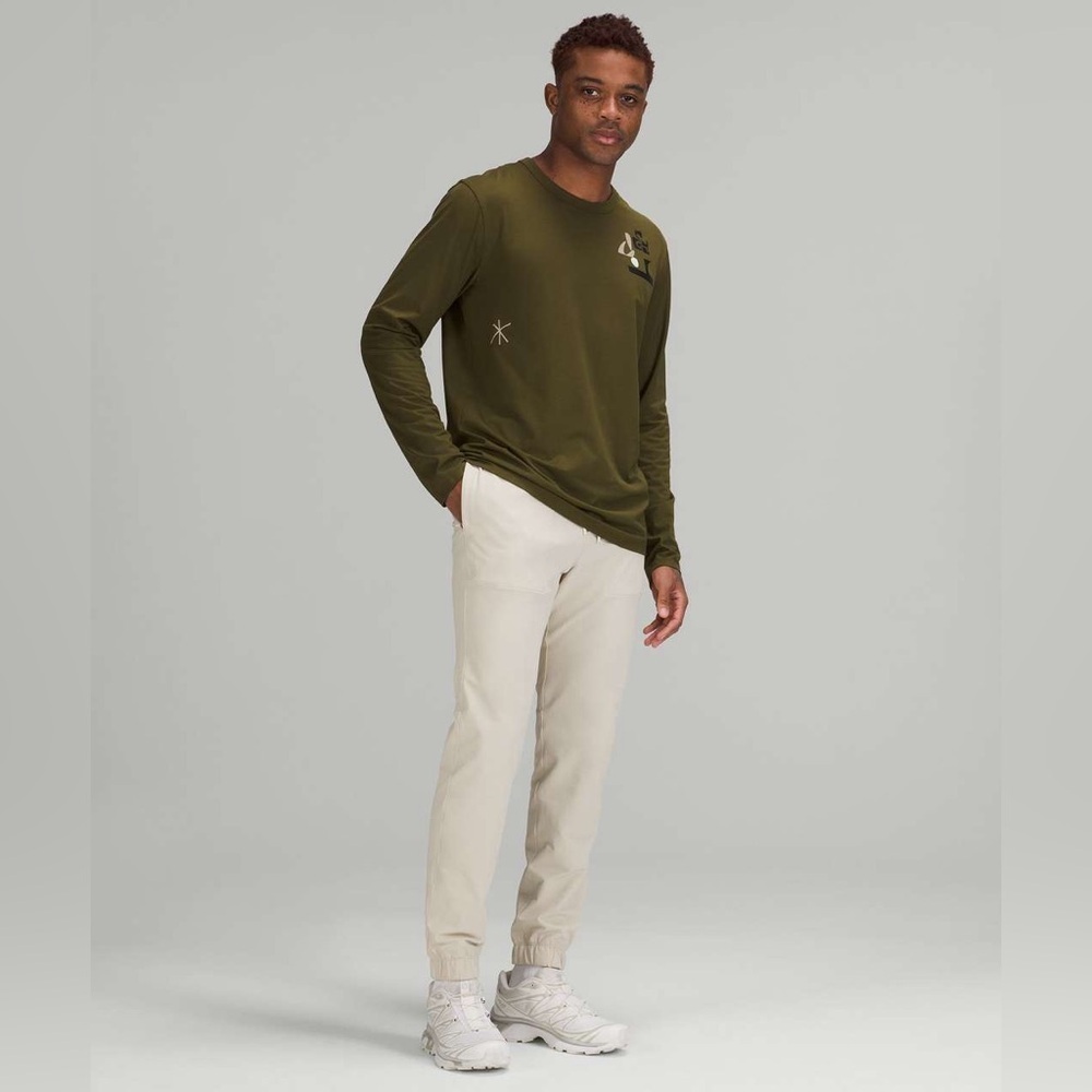 Lululemon ABC Jogger DWR
Natural Ivory size medium